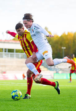 Syrianskas Mauricio Albornoz och Örgrytes Filip Almström