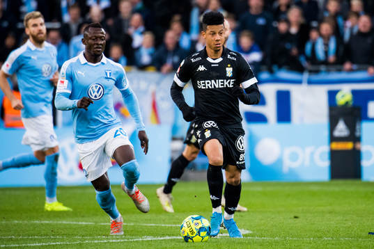 Malmö FFs Bonke Innocent och IFK Göteborgs Tobias Sana