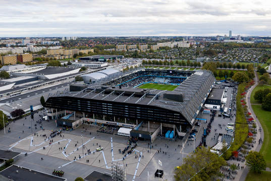 Drönarvy över Stadion och stadiontorget i Malmö
