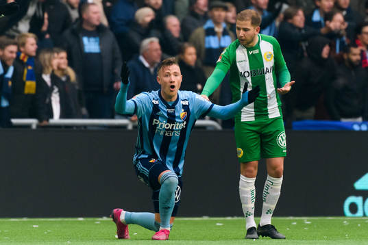 Djurgårdens Fredrik Ulvestad reagerar mot domaren