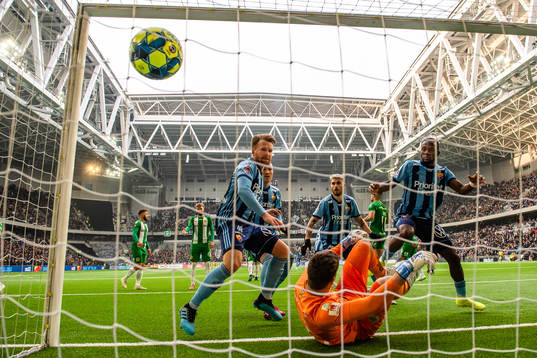 Djurgårdens Jacob Une Larsson , Astrit Ajdarevic och