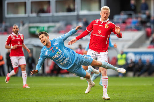 Kalmars Geir Andre Herrem och AFC Eskilstunas Jesper
