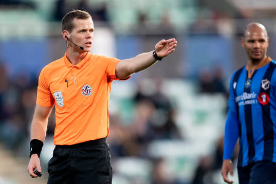 Sigurd Smehus Kringstad, referee