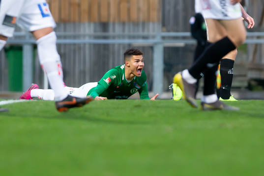 Jönköpings Alexander Jallow reagerar
