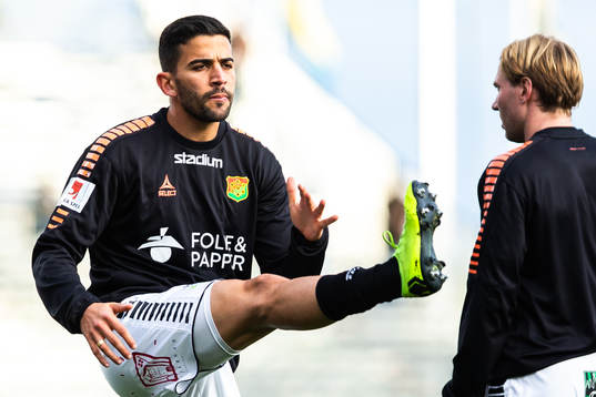 GAIS Evaldo Nascimento Lamaur Neto värmer upp