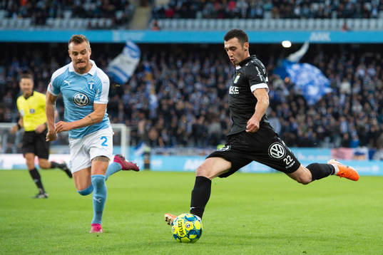 Malmö FFs Eric Larsson och IFK Göteborgs Giorgi