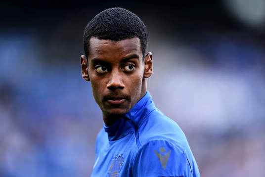 Alexander Isak of Real Sociedad  warms up