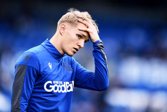 Martin Odegaard of Real Sociedad  warms up