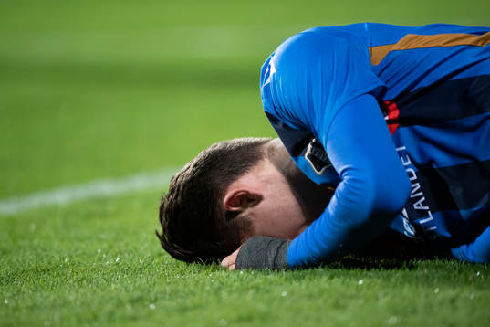 Hugo Vegard Vetlesen of Stabæk in pain