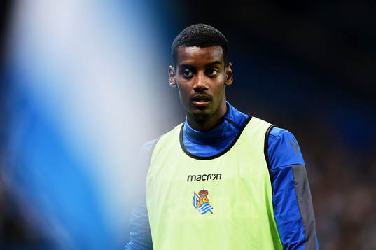 Alexander Isak of Real Sociedad  warms up
