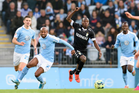 Malmö FFs Fouad Bachirou och IFK Göteborgs Alhassan Yusuf