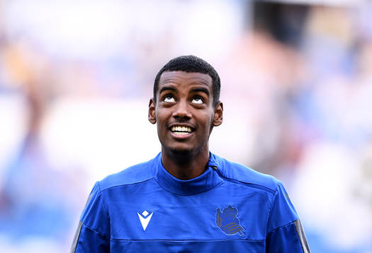 Alexander Isak of Real Sociedad  warms up