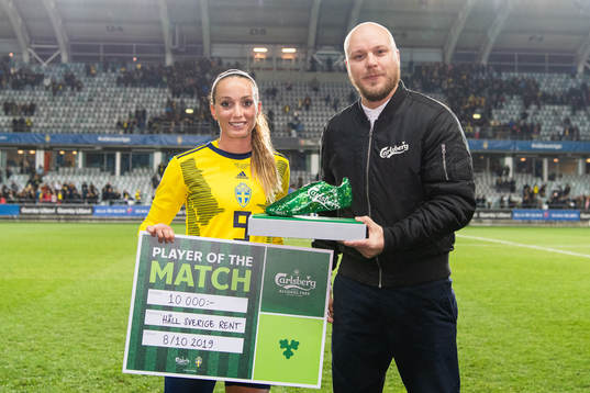 Kosovare Asllani of Sweden is awarded ”Player of the