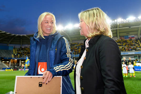 Marika Domanski Lyfors, Head of Delegation recognize