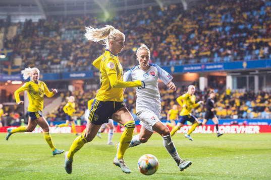 Stina Blackstenius of Sweden and Andrea Horvathova of