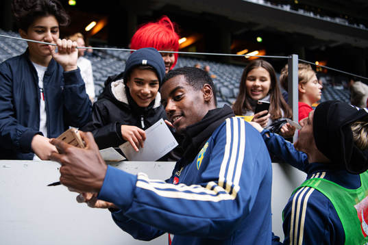 Alexander Isak of the Swedish national football team takes