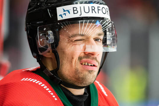 Patrik Carlsson of Frölunda reacts