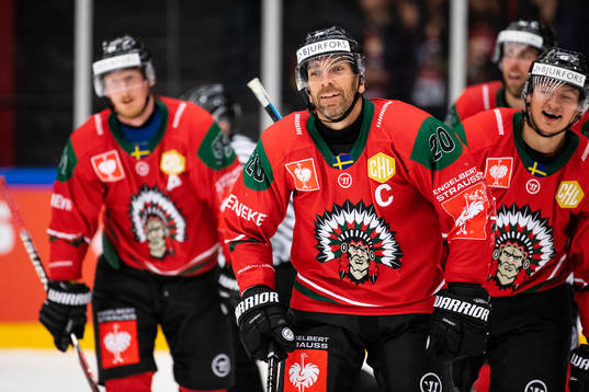 Bläddra bland fler bilder av Ice Hockey, CHL, Frölunda - Cardiff Devils