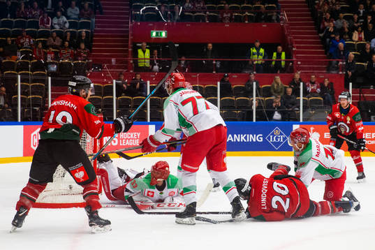 Joel Lundqvist of Frölunda scores 8-2