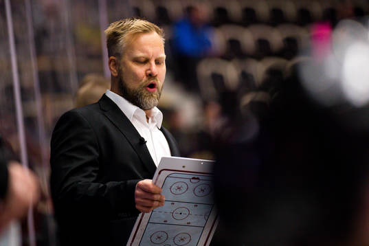 Coach Mikko Manner of Kärpät
