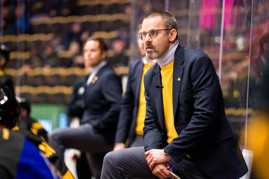 Head coach Tommy Samuelsson of Skellefteå and