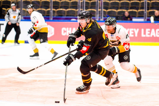 Rickard Hugg of Skellefteå and Jari Sailio of Kärpät