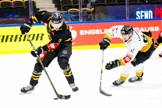 Philip Broberg of Skellefteå and Jasper Lindsten of