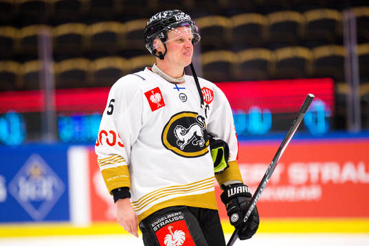 Lasse Kukkonen of Kärpät looks dejected