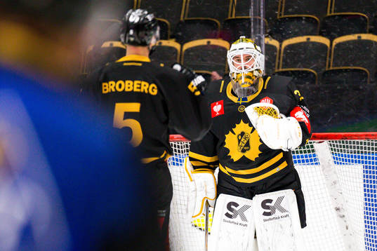 Goalkeeper Gustaf Lindvall and Philip Broberg of
