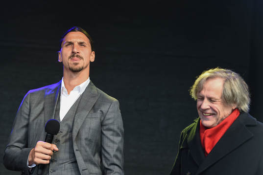 Zlatan Ibrahimovic and Peter Linde, artist, at the