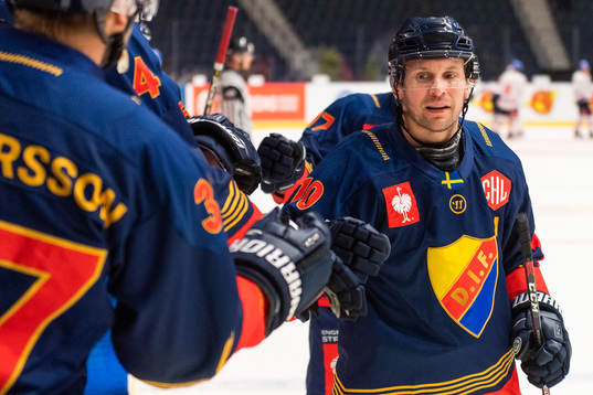 Niclas Bergfors of Djurgården celebrates