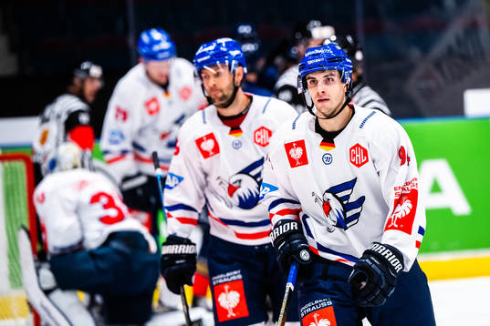 Phil Hungerecker of Adler Mannheim looks dejected