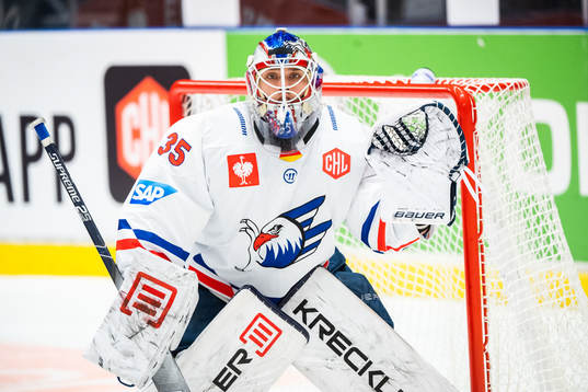 Goalkeeper Johan Gustafsson of Adler Mannheim