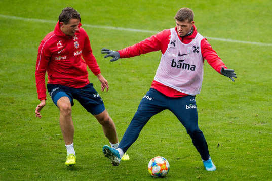 Sander Berge and Alexander Sørloth of Norway