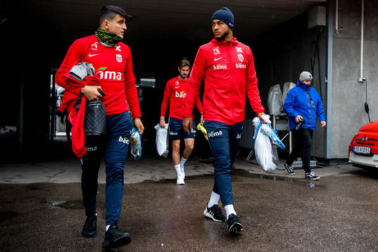 Mohamed Elyounoussi and Joshua King of Norway