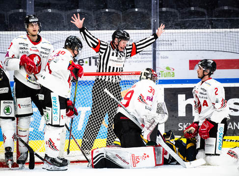Washout bakom Vita Hästens målvakt Viktor Kokman