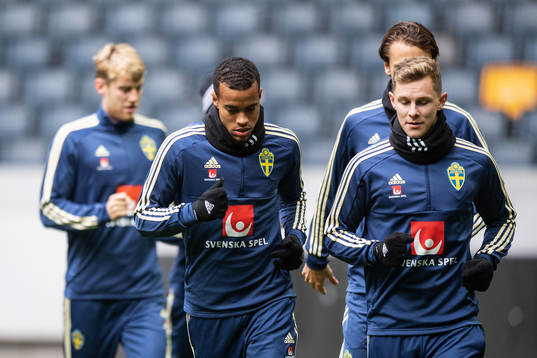 Robin Quaison and Emil Krafth of the Swedish national