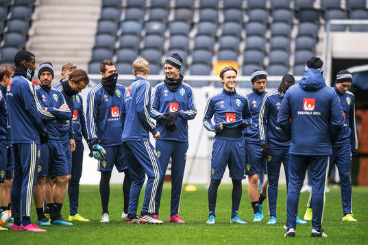 Alexander Isak, Gustav Svensson, goalkeeper Kristoffer