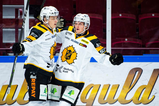 Skellefteås Linus Lindström jublar