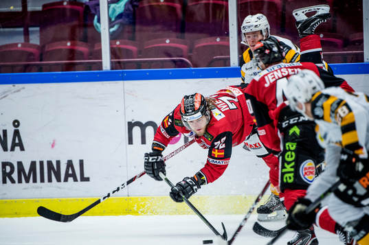 Malmö Redhawks Nicolai Meyer bjuder på en luftfärd