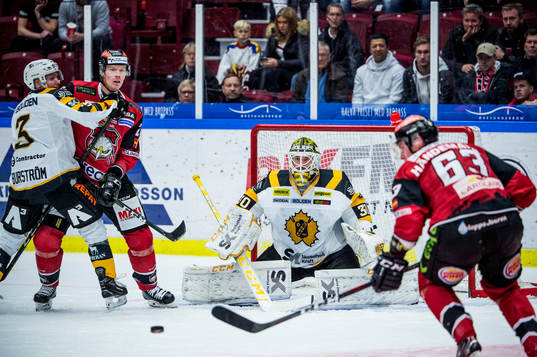 Malmö Redhawks Lars Bryggman och Fredrik Händemark mot