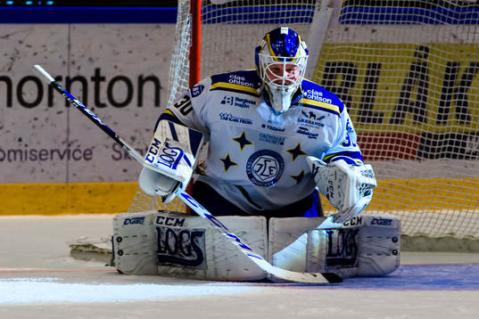 Leksands målvakt Janne Juvonen deppar