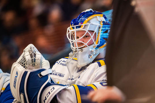 Leksands målvakt Janne Juvonen deppar
