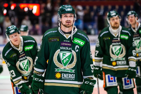 Färjestads Linus Johansson jublar