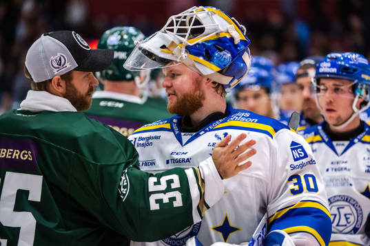 Leksands målvakt Janne Juvonen deppar