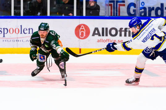 Färjestads Ville Leskinen och Leksands Lucas Nordsäter