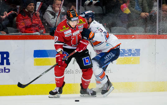 Örebros Shane Harper och Växjös Oliver Bohm