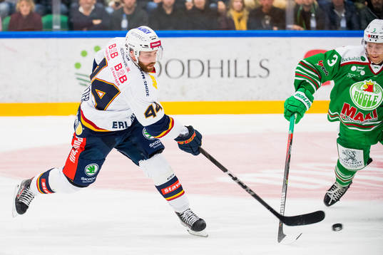 Djurgårdens Mattias Guter och Rögles Daniel Bertov