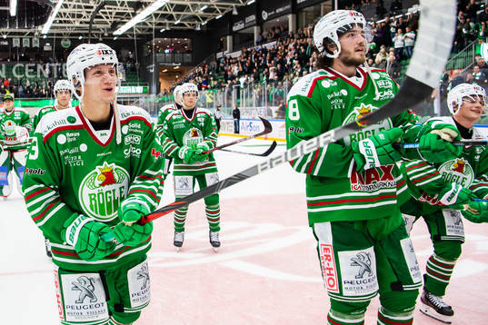 Rögles Daniel Bertov och Dennis Everberg jublar