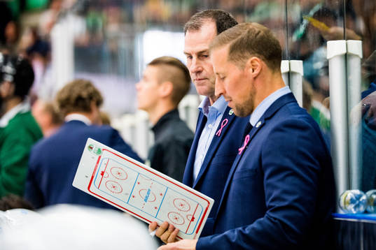 Rögles assisterande tränare Jan Larsson och tränare Cam